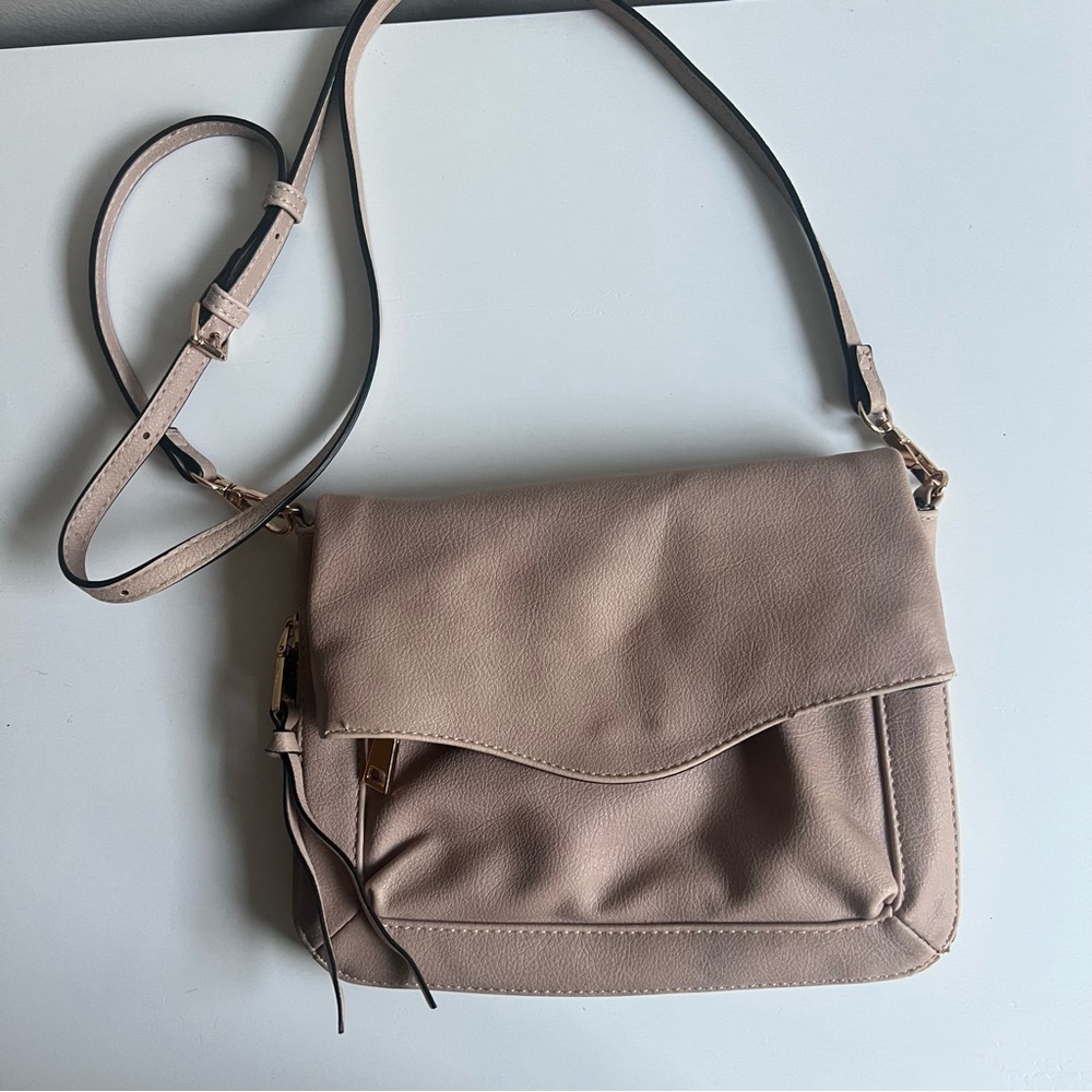 Buckle’s  Moda Luxe Faux Leather Cross Body Purse- Taupe